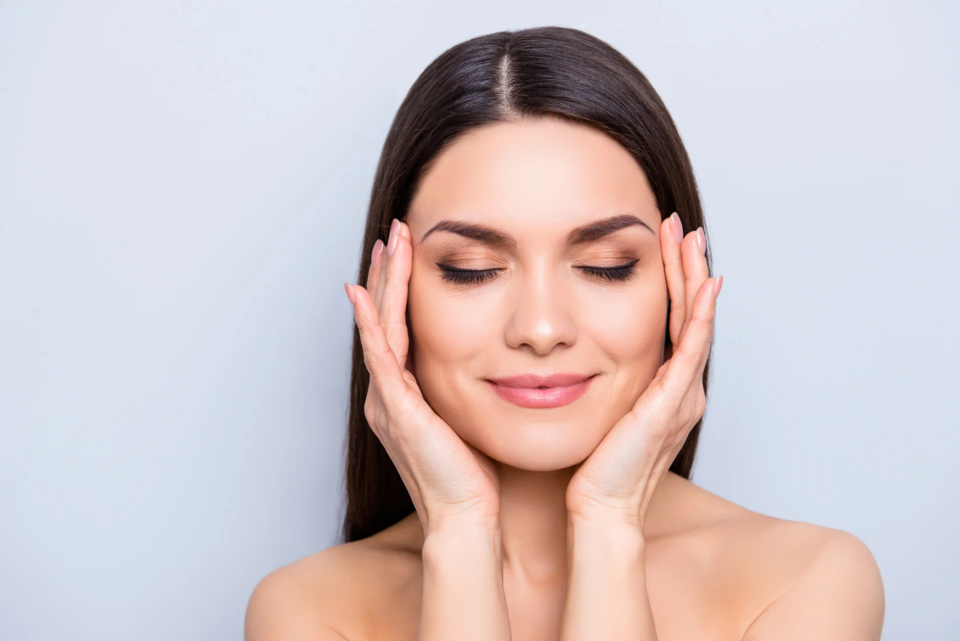 Dermaplaning at Home: Risks & Limitations