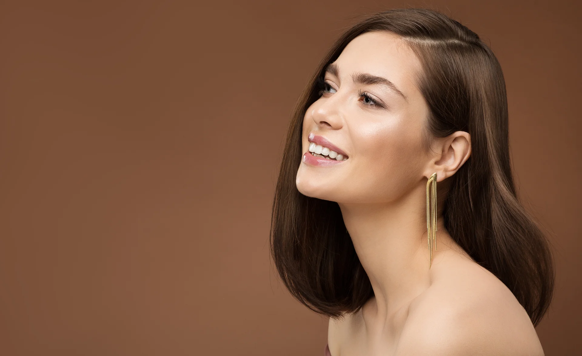 Dermaplaning: Exfoliation & Peach Fuzz Removal