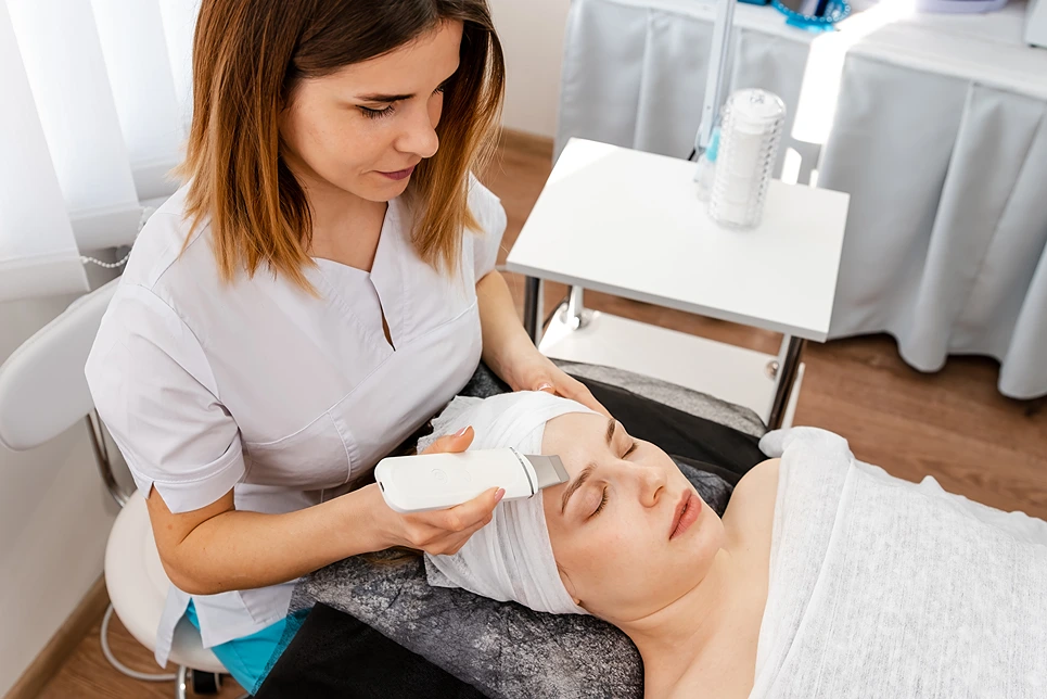 Precautions When Dermaplaning with Acne