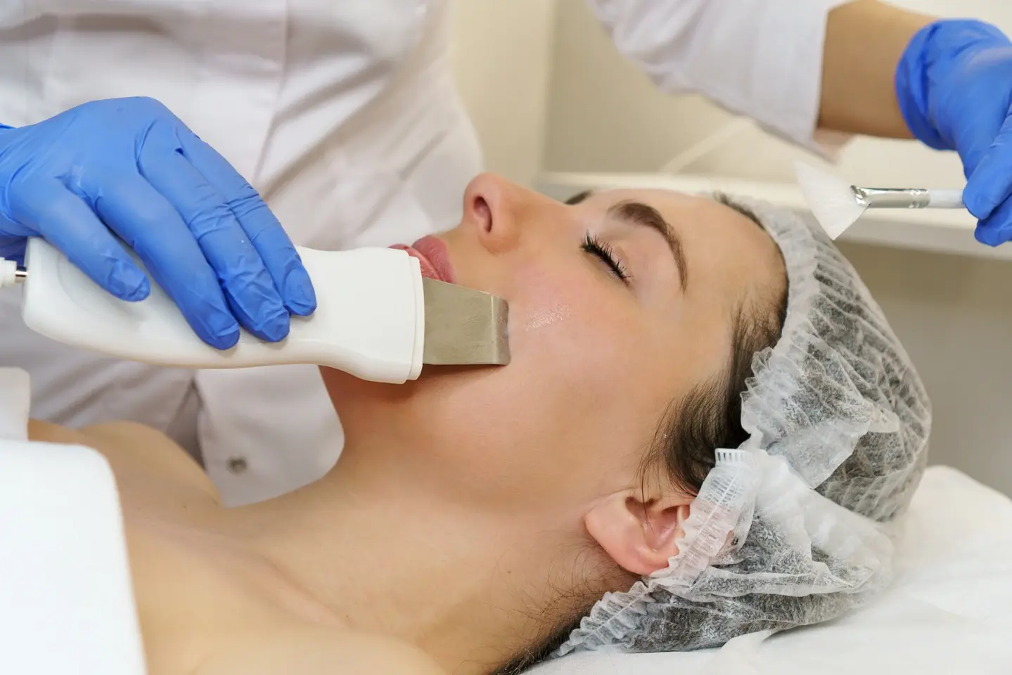 Does Dermaplaning Cause Stubble? The Truth Revealed