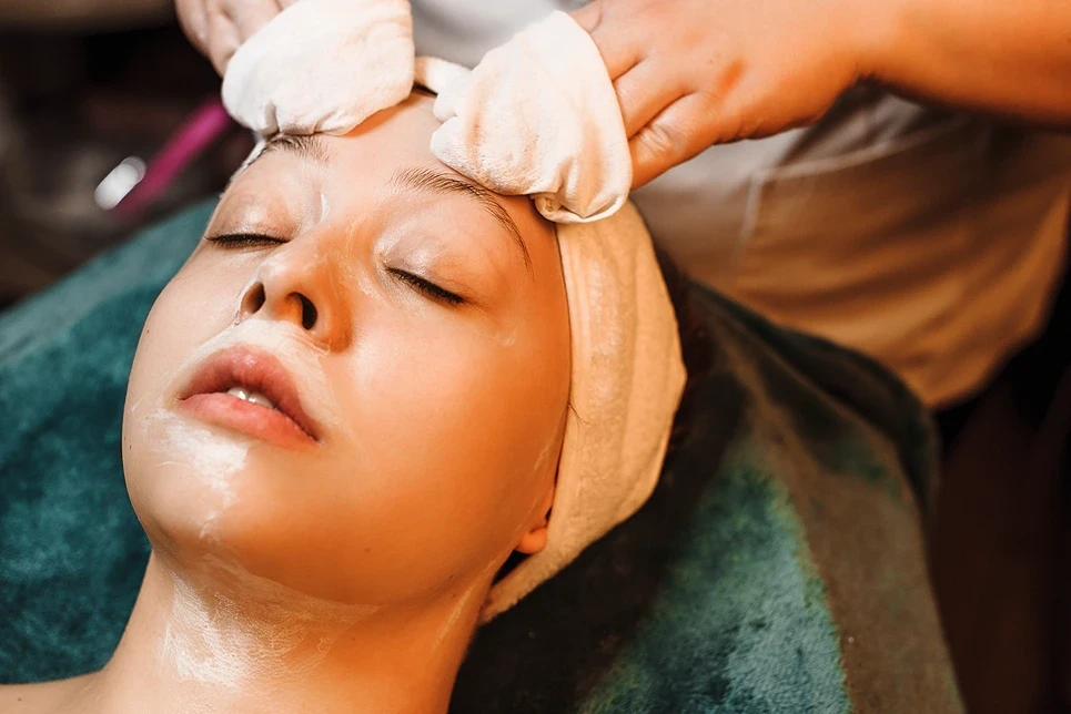 What to Expect After a Chemical Peel: Day by Day