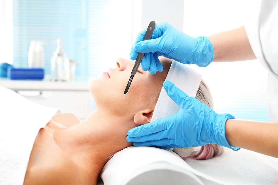 Benefits of Using Professional Dermaplaning Tools