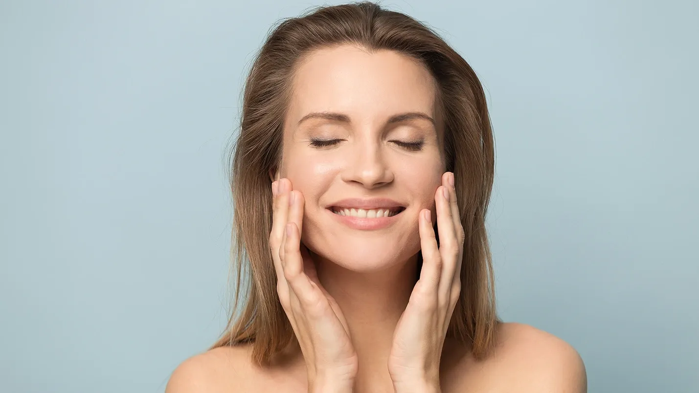 Dermaplane Before or After a Mask? The Full Guide