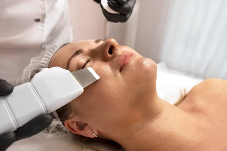 Can Estheticians Do Dermaplaning